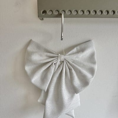 Stor sløjfe, Hvid m. sølv - Forkael