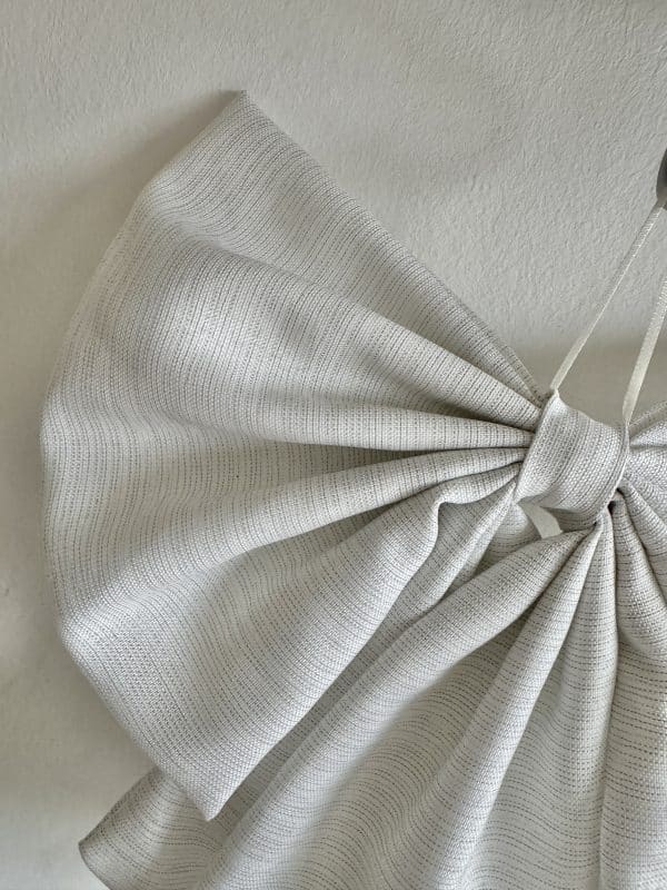 Stor sløjfe, Hvid m. sølv - Forkael Stor sløjfe, Hvid m. sølv - Forkael