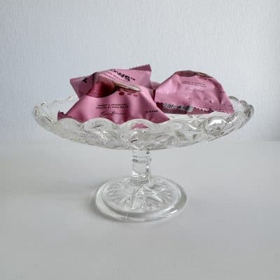 PRELOVED! Glas fad på fod