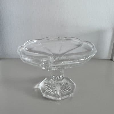 PRELOVED! Glas fad på fod