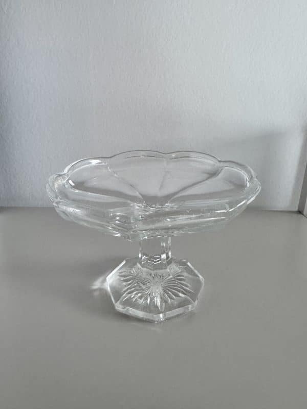PRELOVED! Glas fad på fod