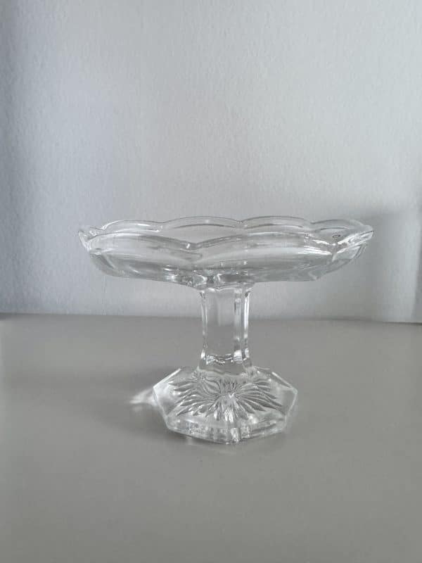 PRELOVED! Glas fad på fod